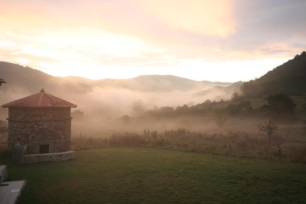 Hotel Casona Cuervo San Tirso de Candamo Dış mekan fotoğraf